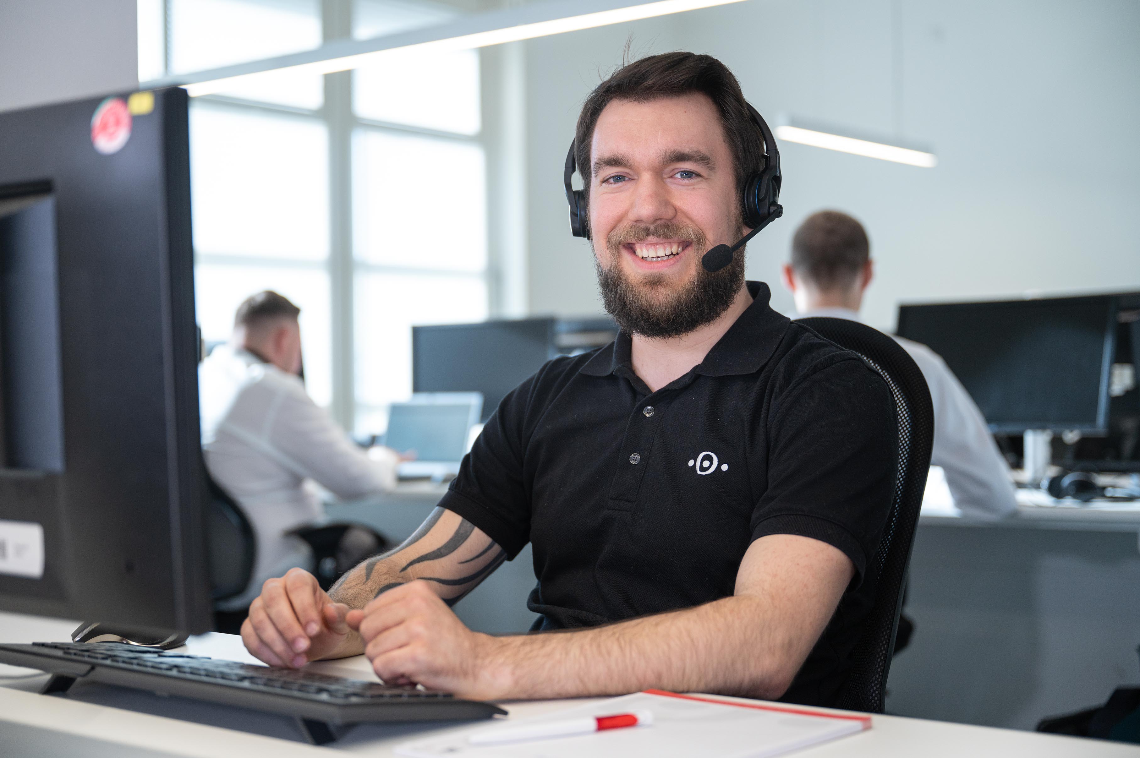 1st Level-Support für Endkunden mit abgeschlossenem und gültigem Support-Vertrag. Securepoint Mitarbeiter vom IT-Support