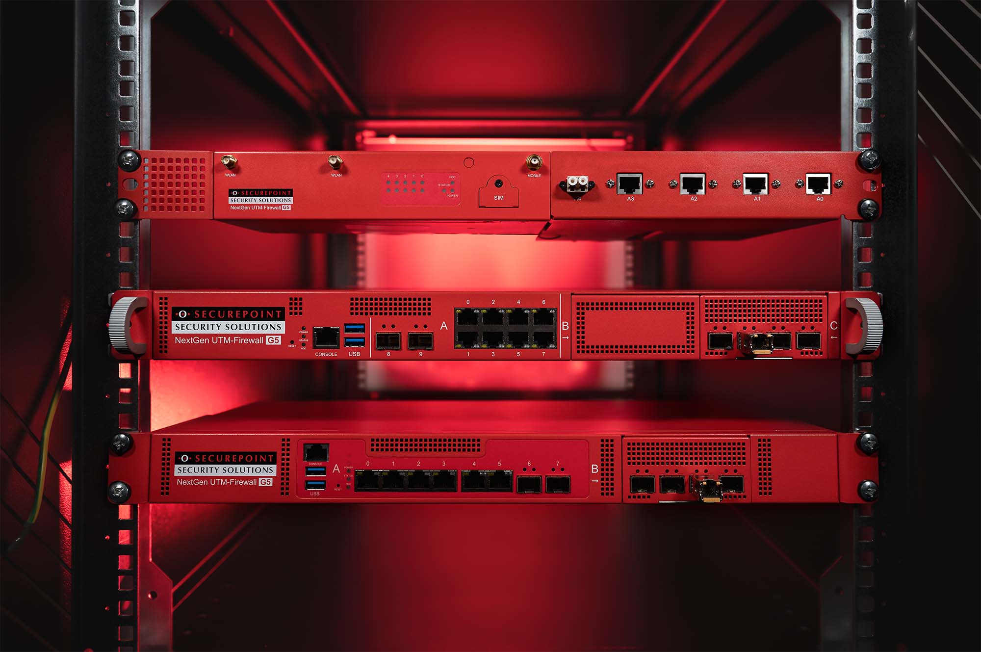 Securepoint UTM-Firewall for businesses Three Securepoint UTM firewalls in one server cabinet
